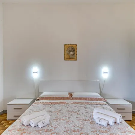 Le Di Sonia Apartment *